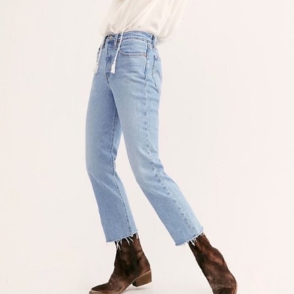 Levi's Wedgie Icon Jeans Tango Talks Light Wash 24 NWT
